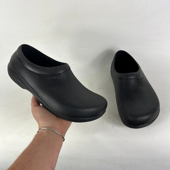Crocs On The Clock Work Women's 10 Black Slip Resistant Round Toe Comfort Shoes - Picture 1 of 10